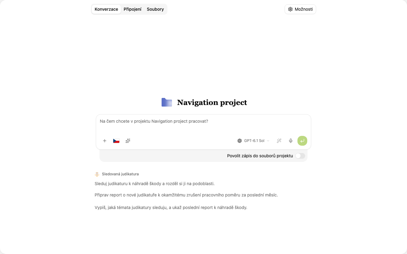 Konverzace projektu a zadávací pole pro nový požadavek.